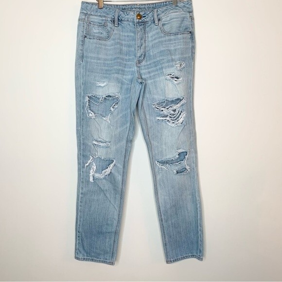 American Eagle Outfitters Denim - American Eagle Outfitters Tomgirl Distressed Jeans Light Wash 8 Regular